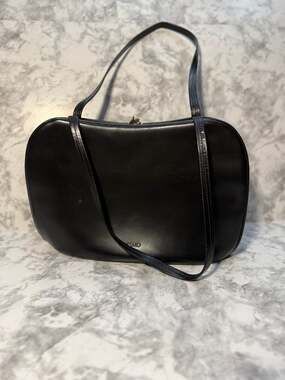 Vintage Desmo Italy Black Smooth Leather Kiss Lock Shoulder Bag